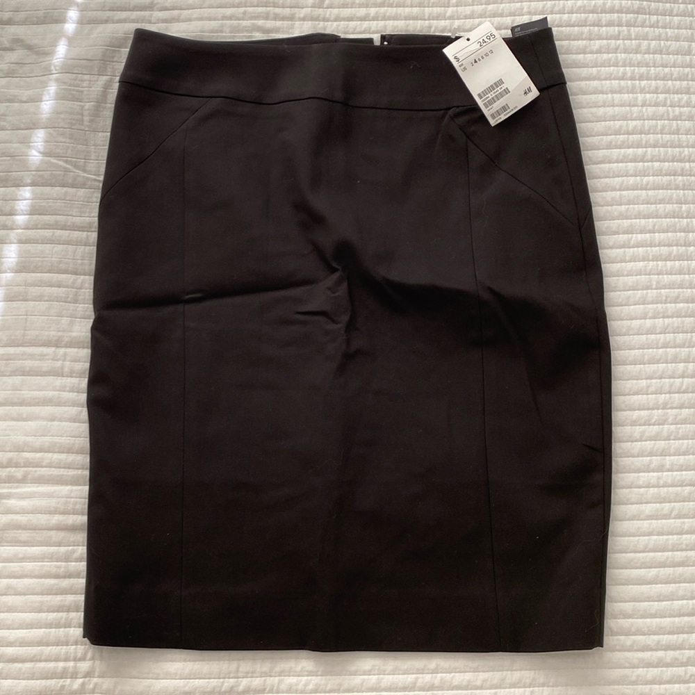 H&M Black Skirt (NWT)